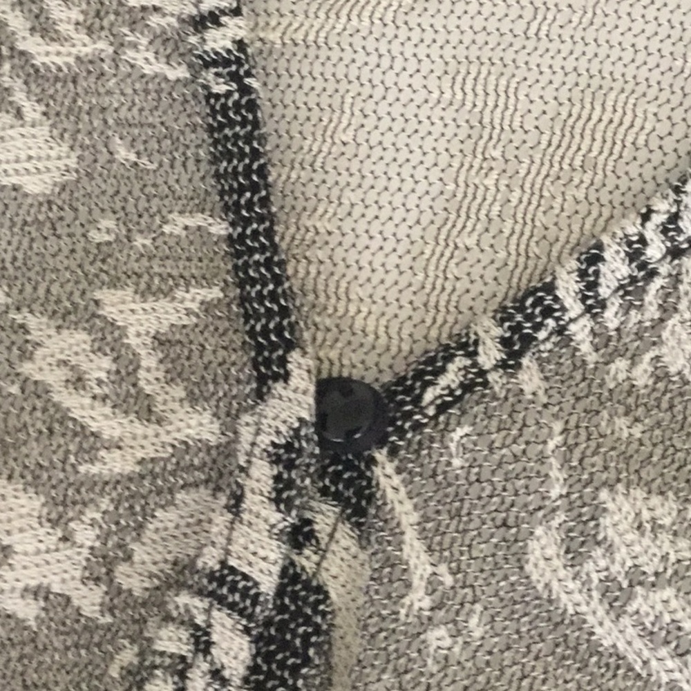 Beautiful TYCHE Lacy Shawl/Cover Up - Picture 8 of 12